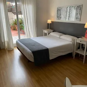 hostal-el-ninot.catalonia-hotels.com/